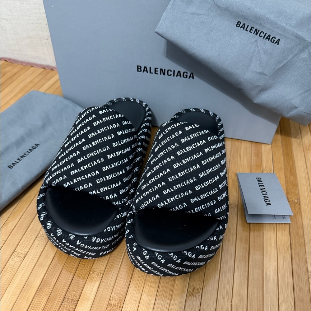 Balenciaga Monochrome Logo Slides sz 8 - Picture 7 of 7